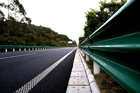 上海高速公路护栏的常用类型